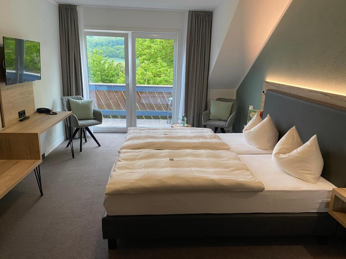 Oberweser Hotel & Restaurant Kronenhof Am Weser-Radweg מראה חיצוני תמונה