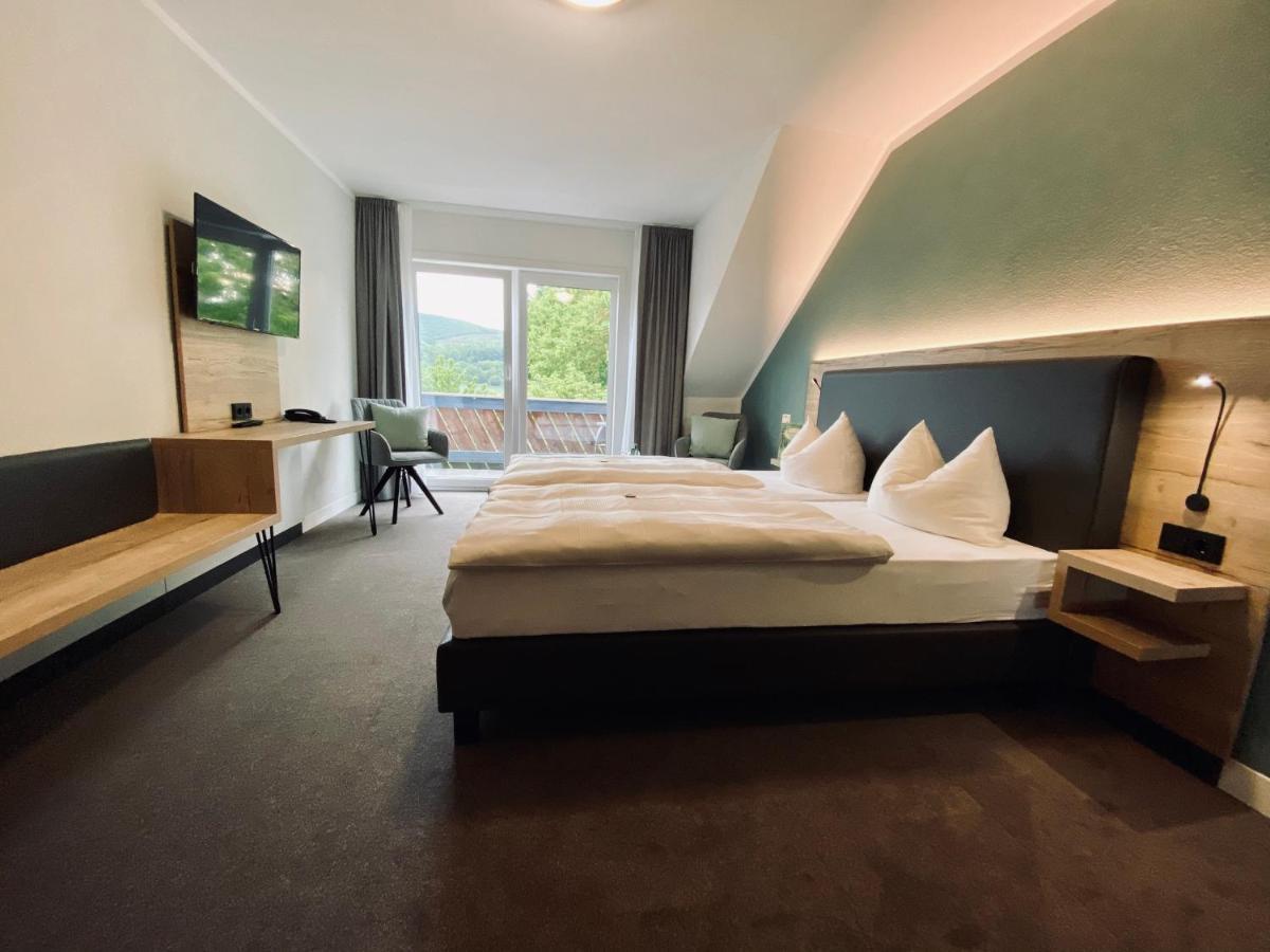 Oberweser Hotel & Restaurant Kronenhof Am Weser-Radweg מראה חיצוני תמונה