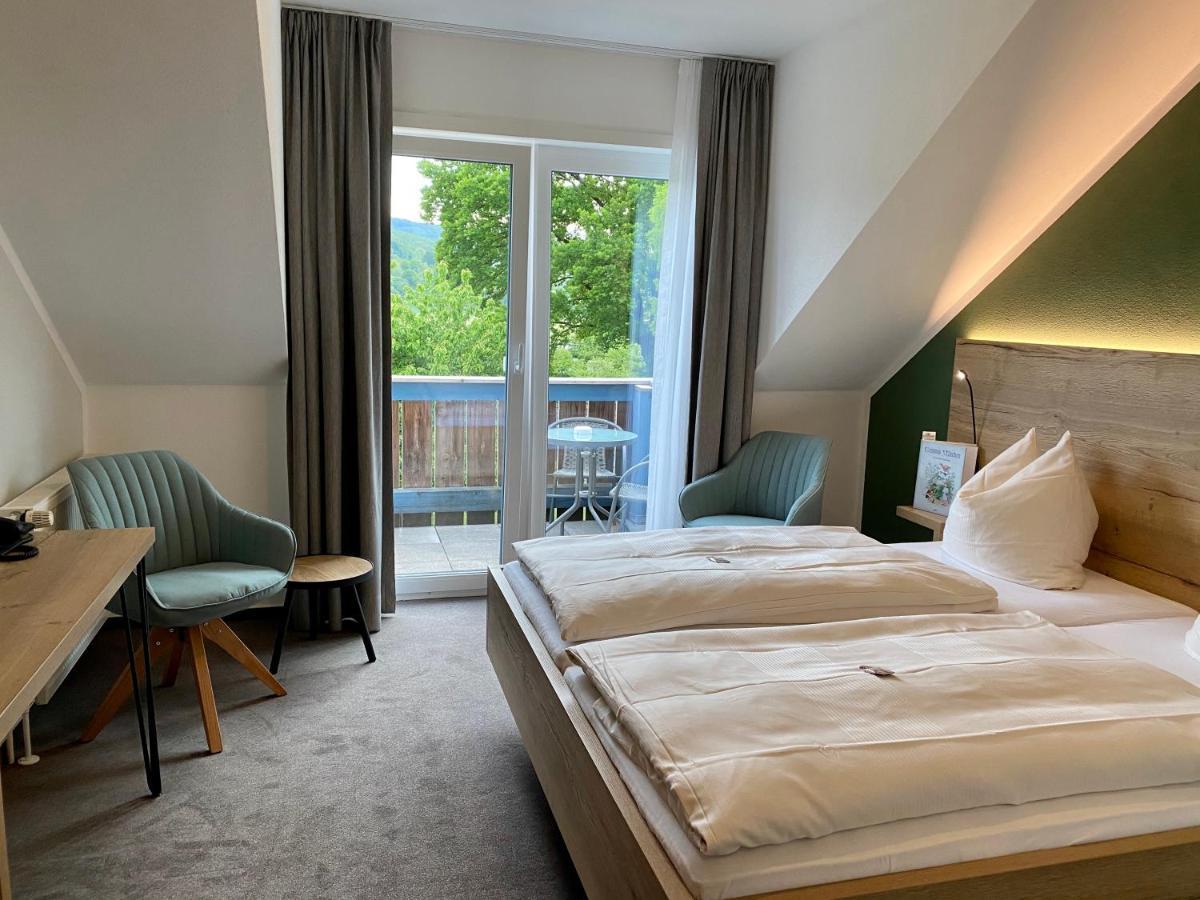Oberweser Hotel & Restaurant Kronenhof Am Weser-Radweg מראה חיצוני תמונה
