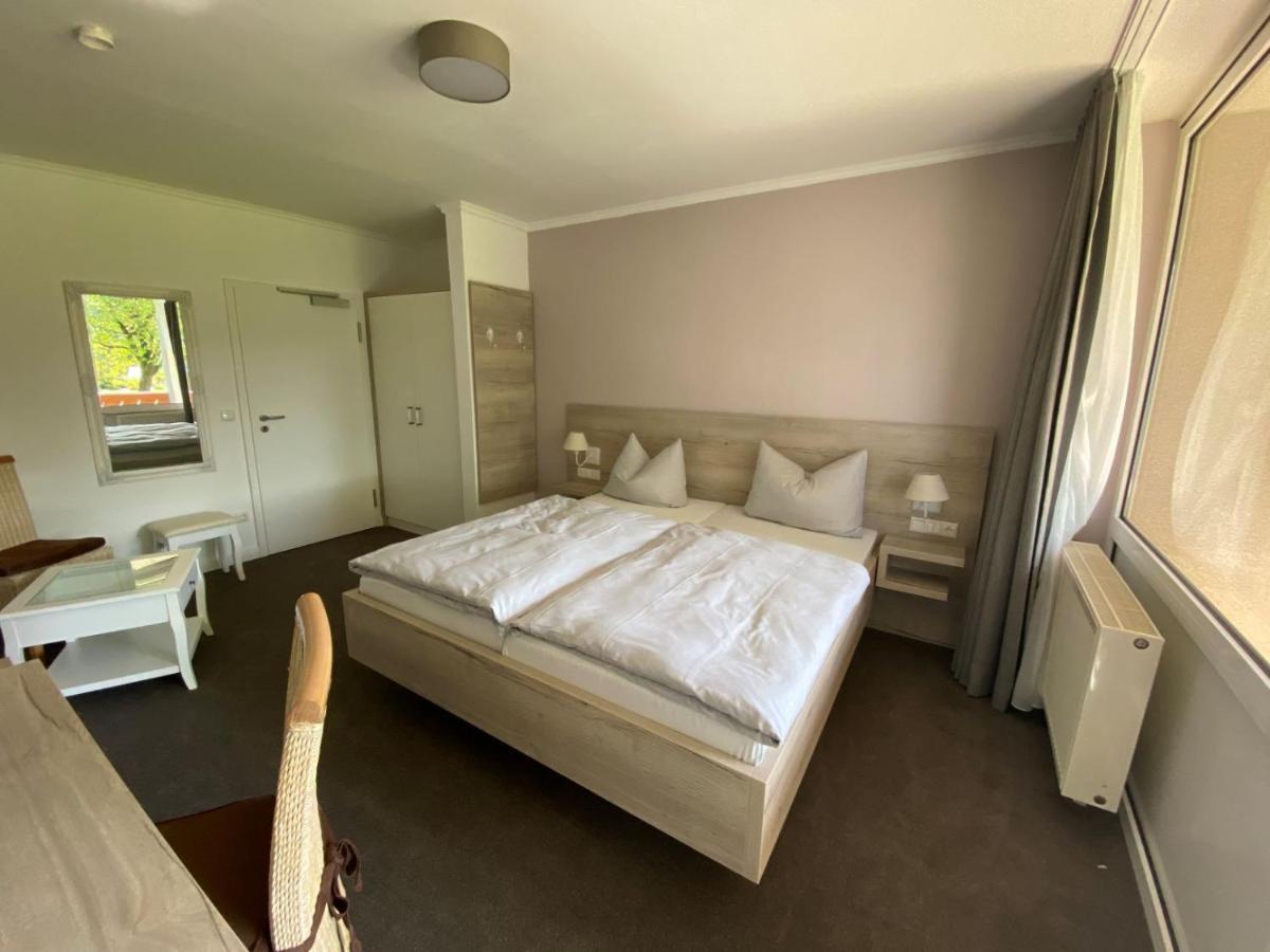 Oberweser Hotel & Restaurant Kronenhof Am Weser-Radweg מראה חיצוני תמונה