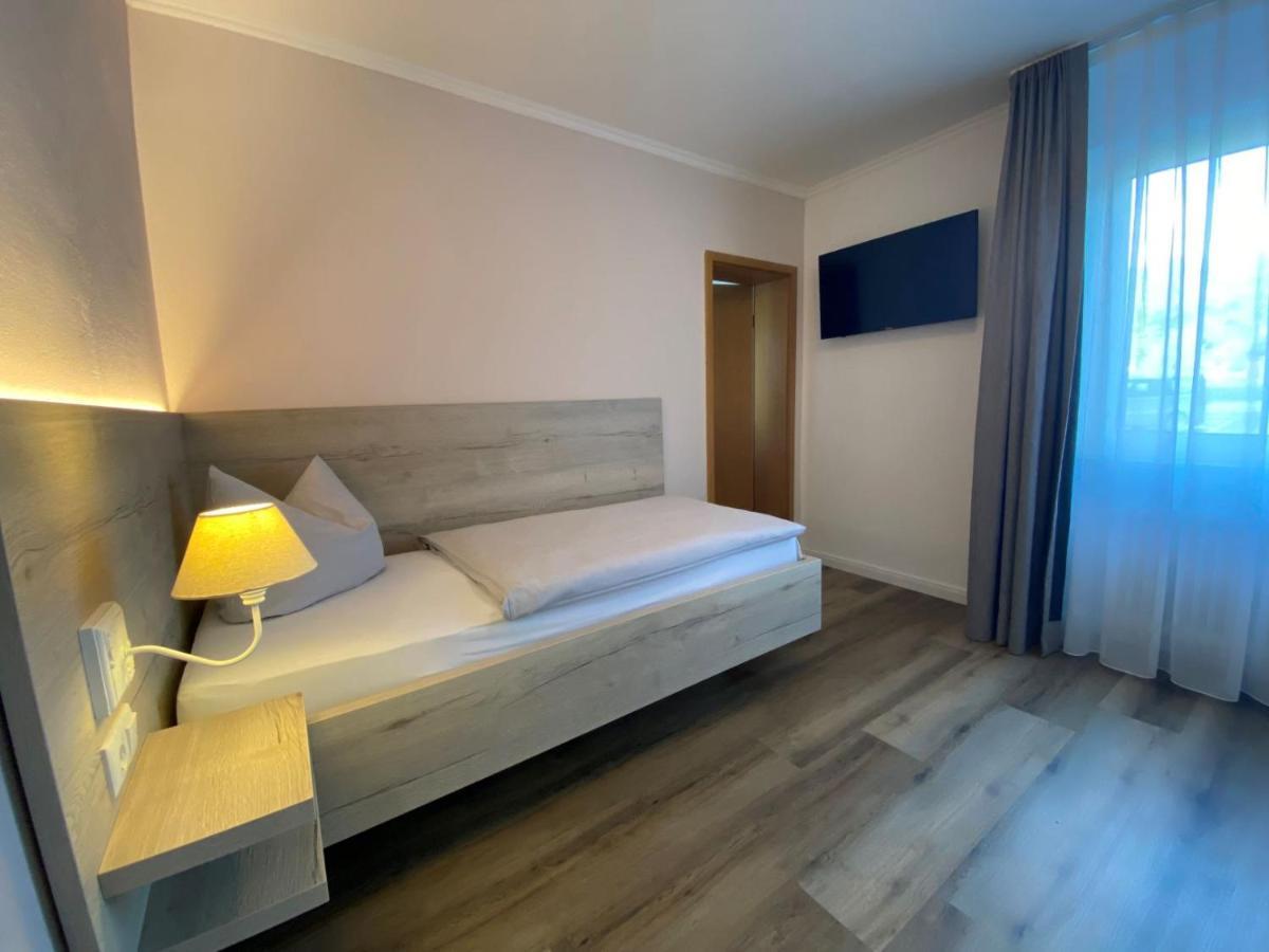 Oberweser Hotel & Restaurant Kronenhof Am Weser-Radweg מראה חיצוני תמונה