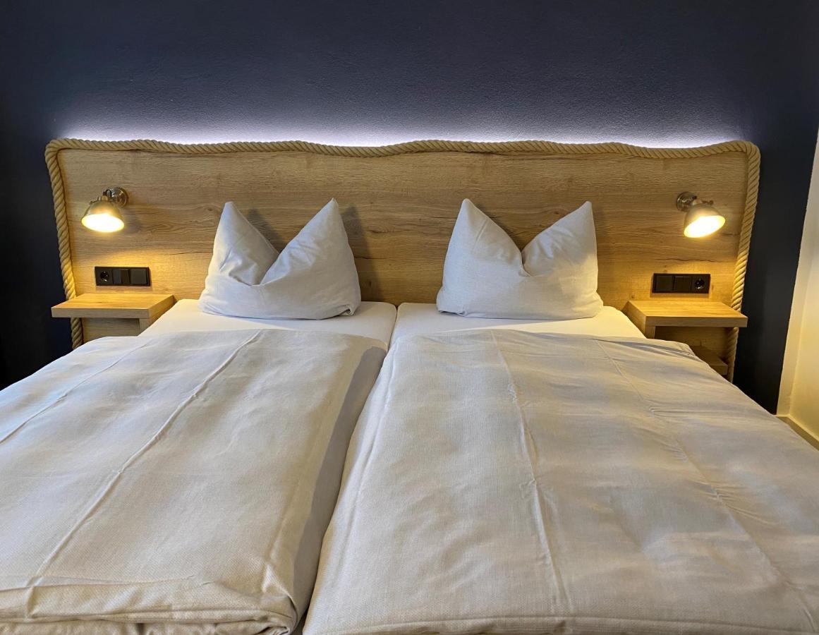 Oberweser Hotel & Restaurant Kronenhof Am Weser-Radweg מראה חיצוני תמונה