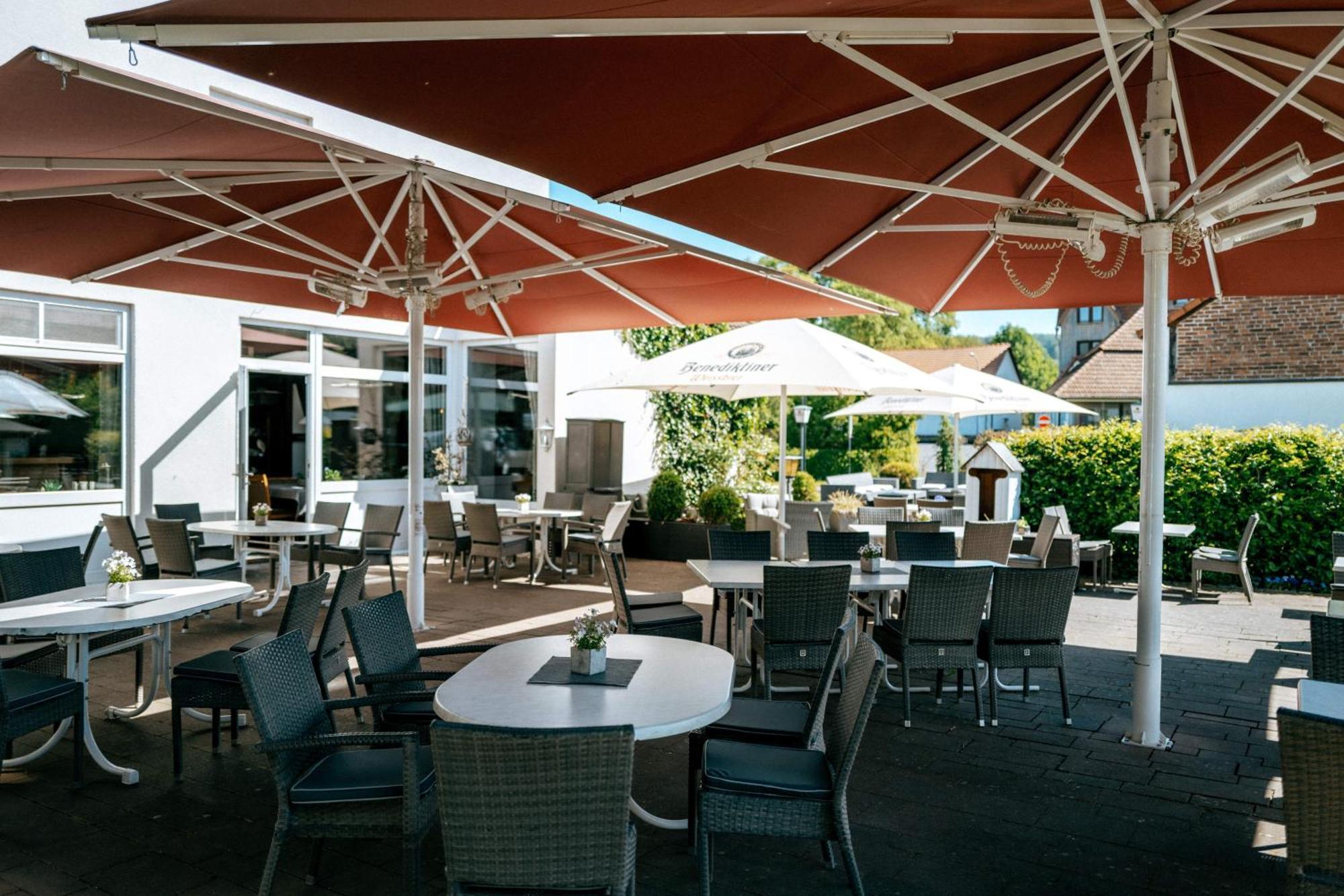 Oberweser Hotel & Restaurant Kronenhof Am Weser-Radweg מראה חיצוני תמונה