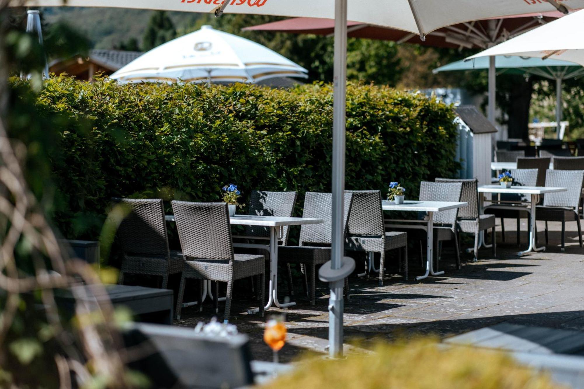 Oberweser Hotel & Restaurant Kronenhof Am Weser-Radweg מראה חיצוני תמונה