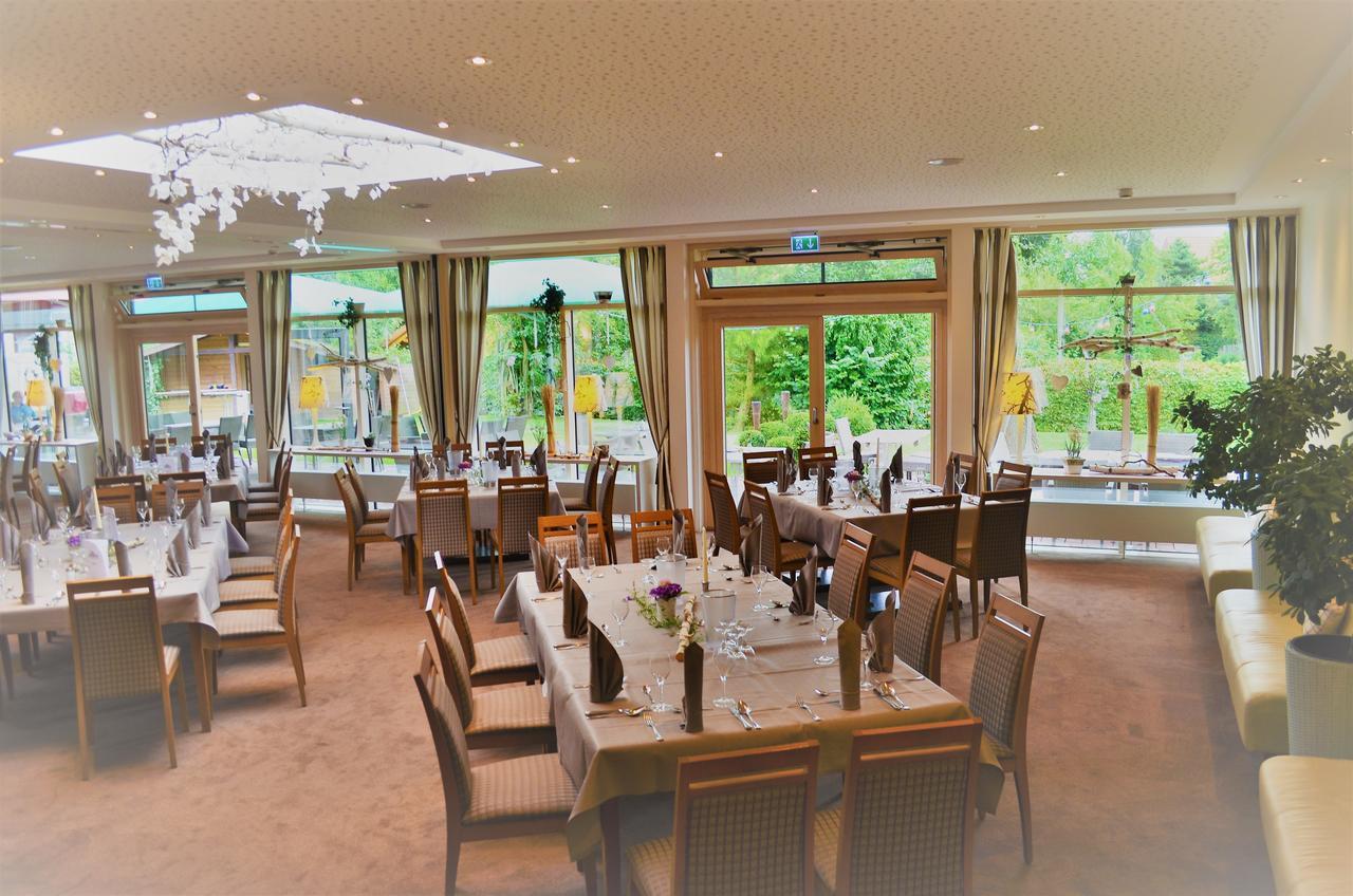 Oberweser Hotel & Restaurant Kronenhof Am Weser-Radweg מראה חיצוני תמונה