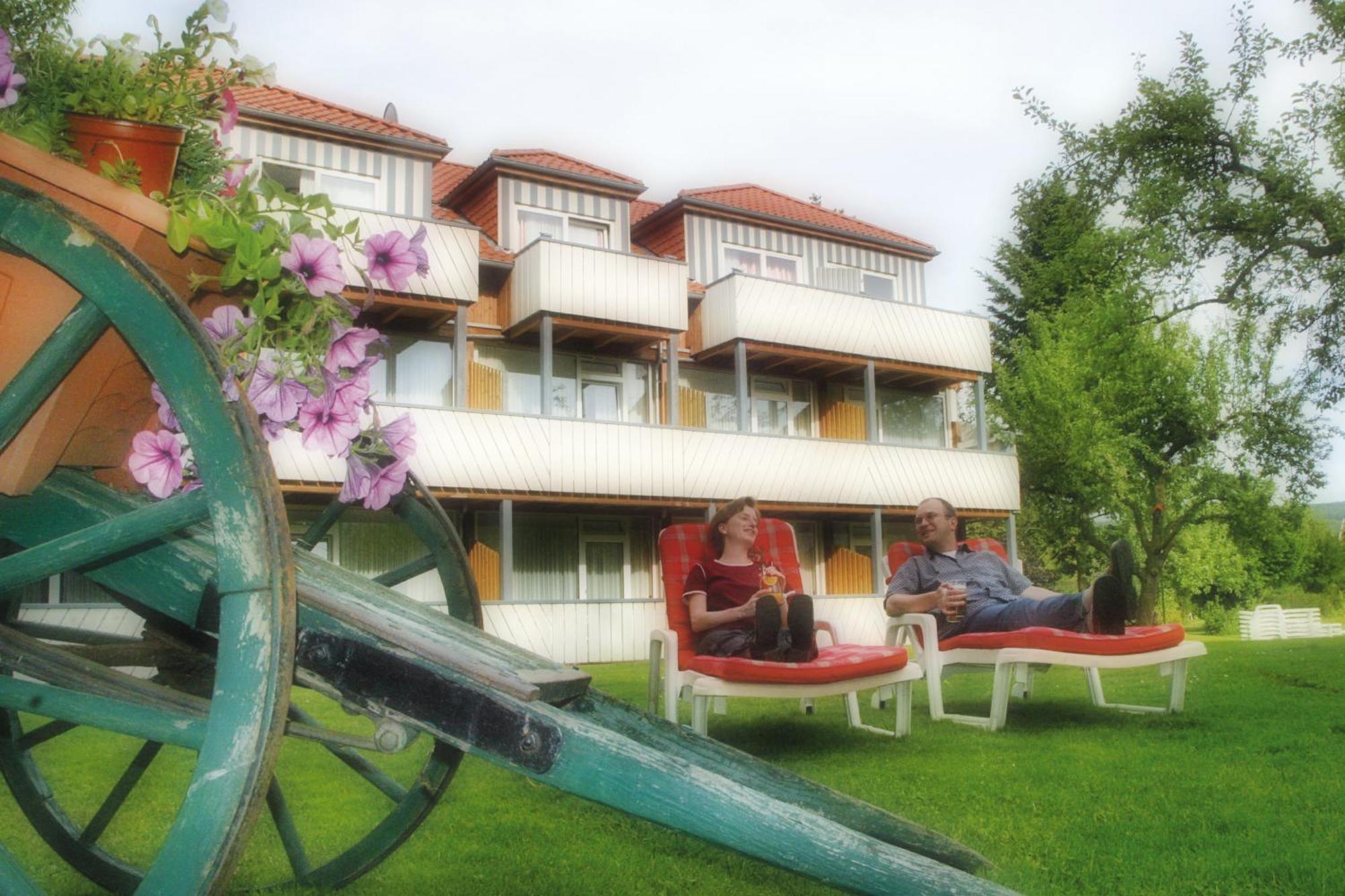 Oberweser Hotel & Restaurant Kronenhof Am Weser-Radweg מראה חיצוני תמונה