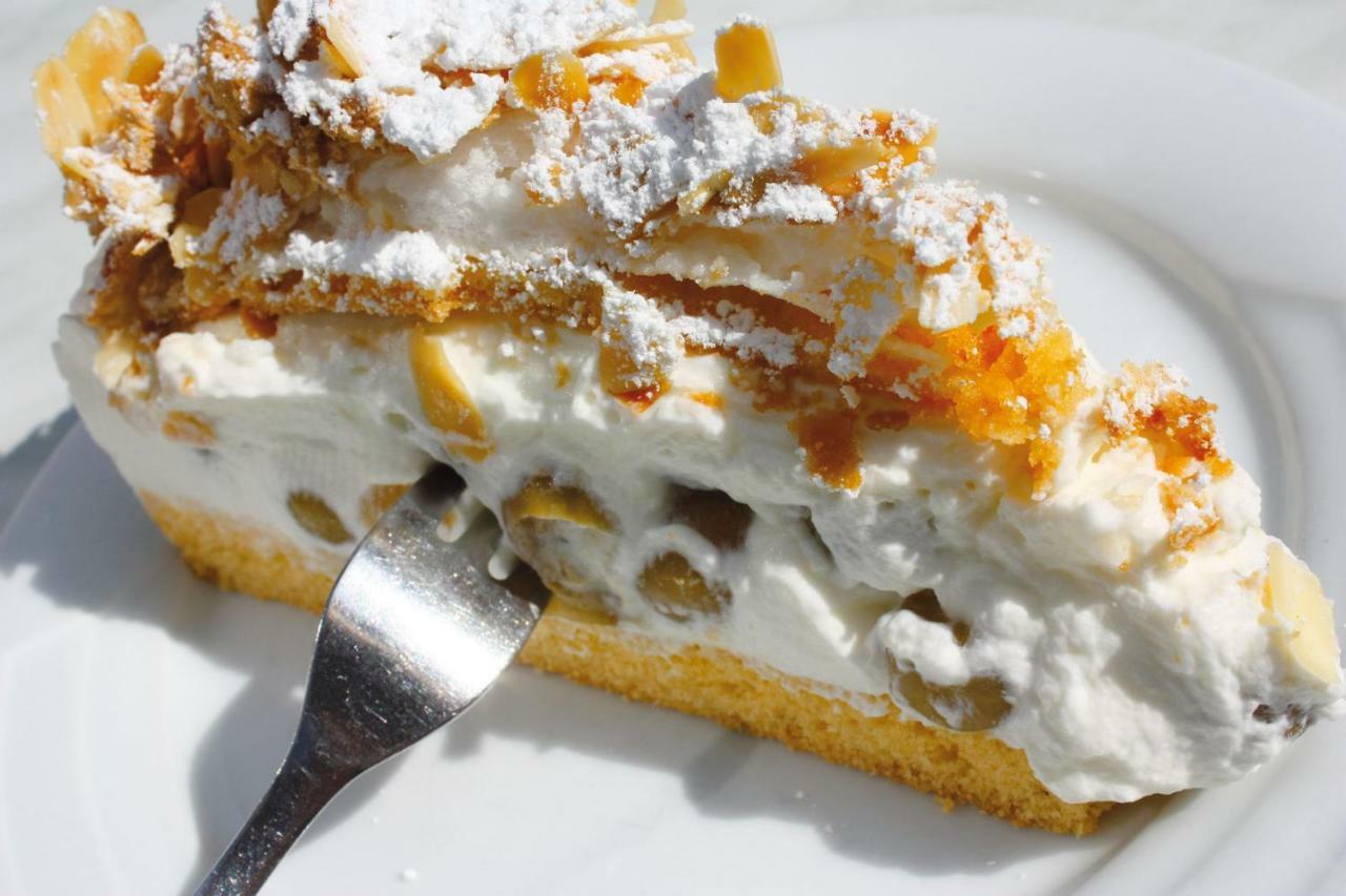 Oberweser Hotel & Restaurant Kronenhof Am Weser-Radweg מראה חיצוני תמונה